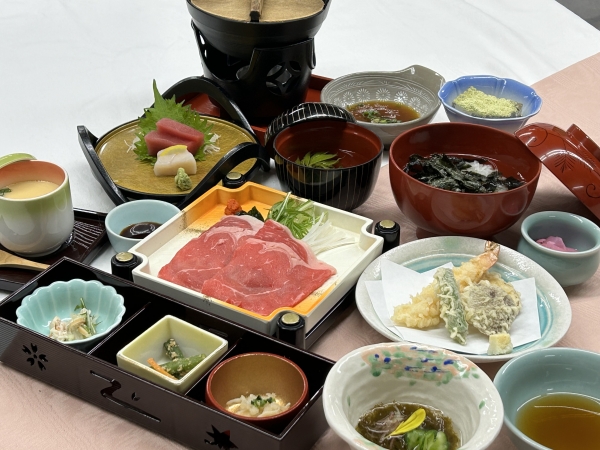 松本　ランチ会席　4400円　プラス550円でお茶漬けを蕎麦に替えれる