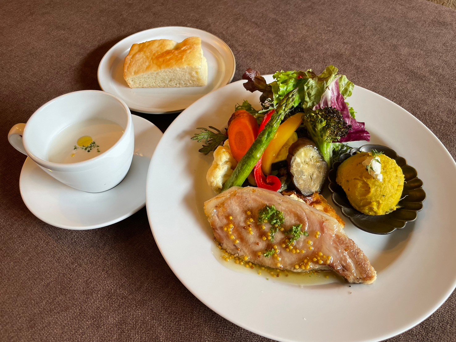 line_album_7月〜ランチメニュー_240704_1.jpg