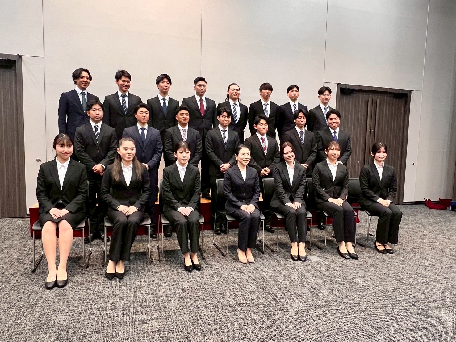 line_album_入社式_250515_2.jpg