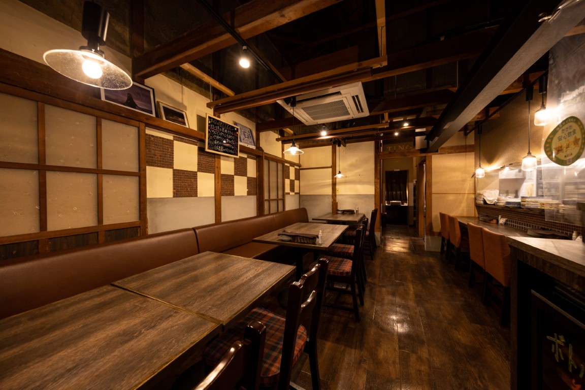 店内・テーブル席