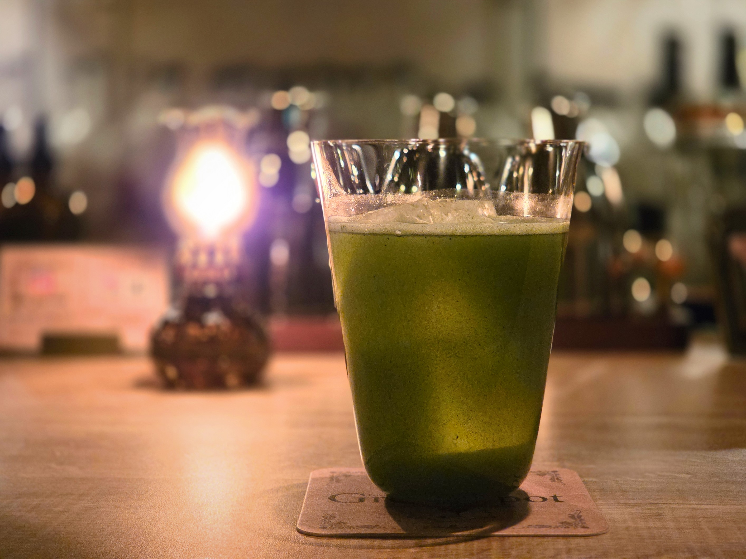 畳と抹茶のジントニック