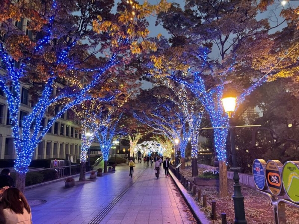 大阪市役所横