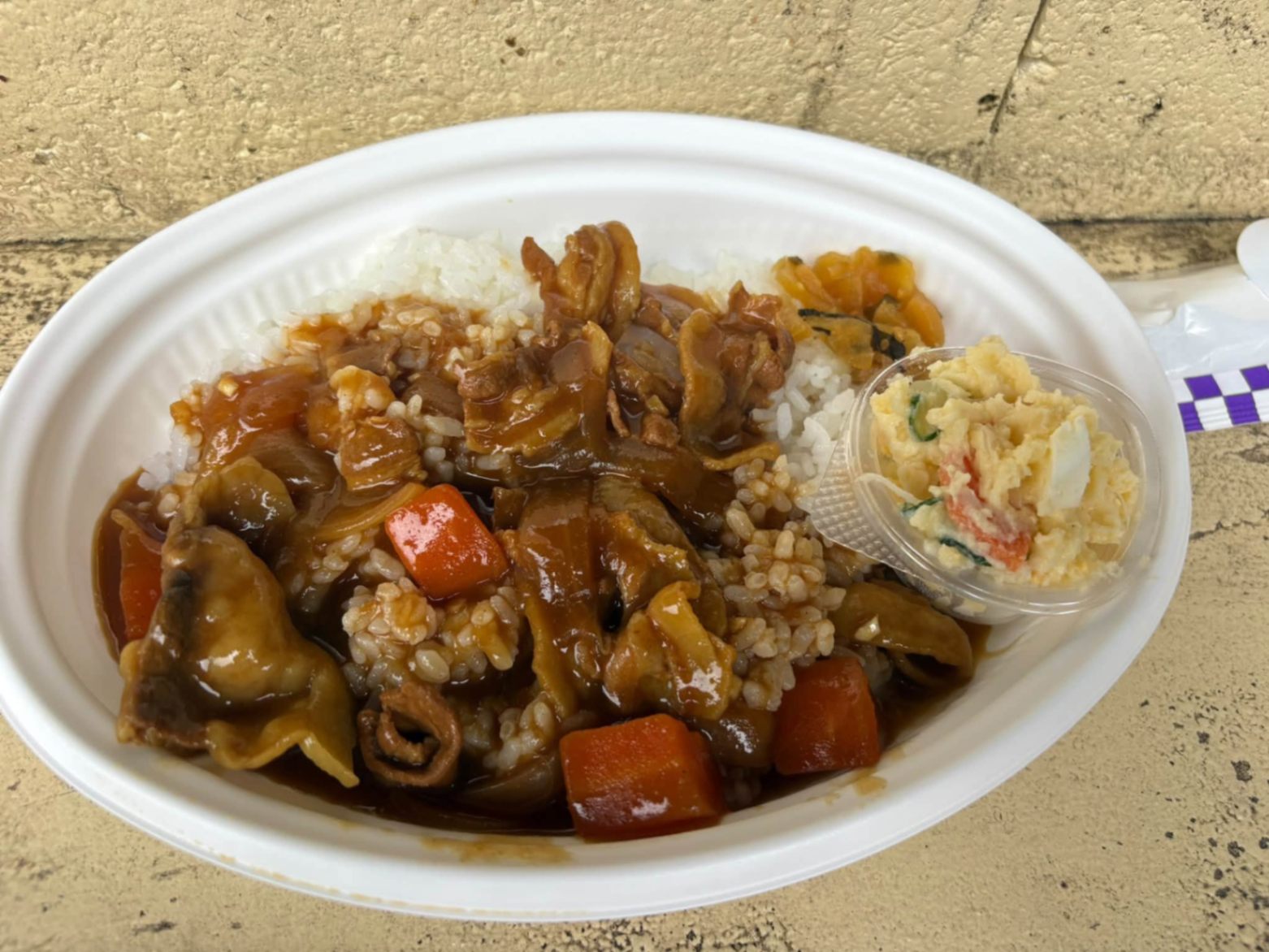 いばらき狩猟体験in県南昼食の猪カレー、猪汁