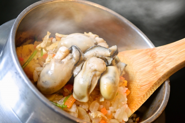 牡蠣と山椒の釜飯